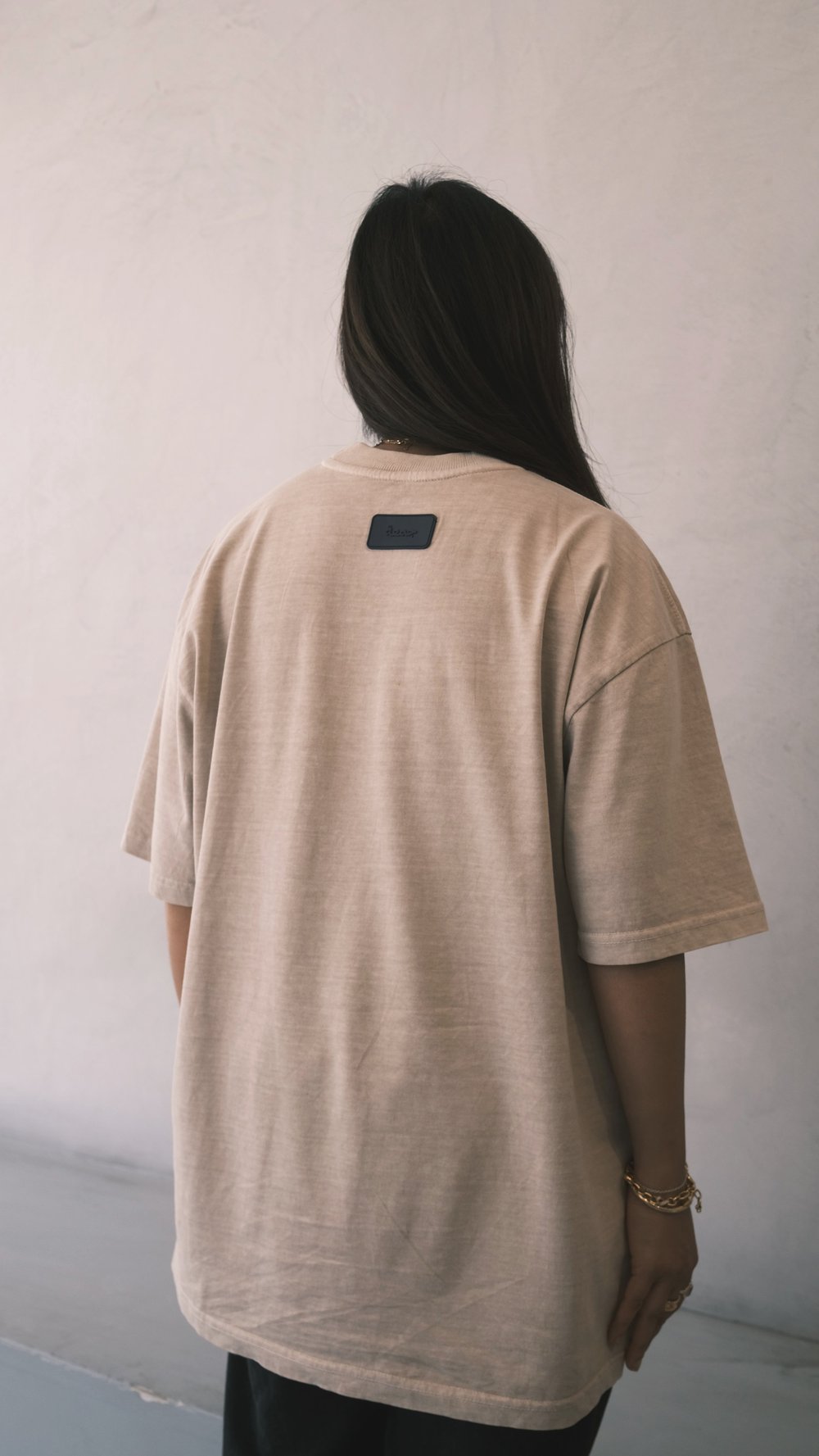 Arabic Logo T-shirt in Mocha Mousse