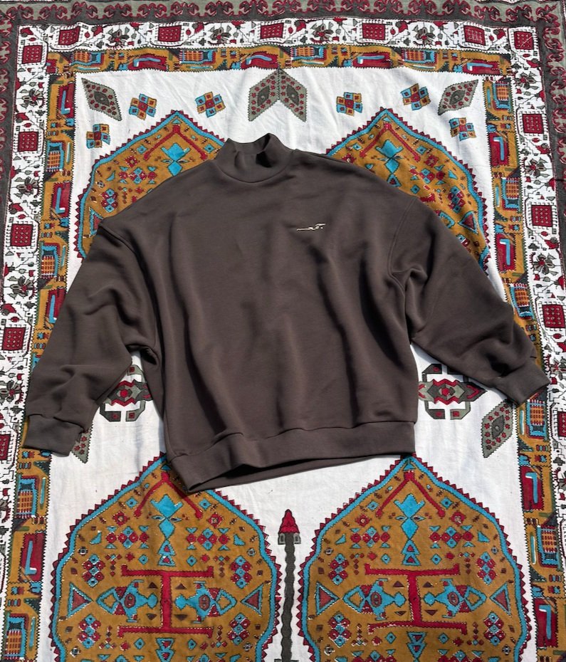 Urdu Mockneck Sweatshirt in Coffee