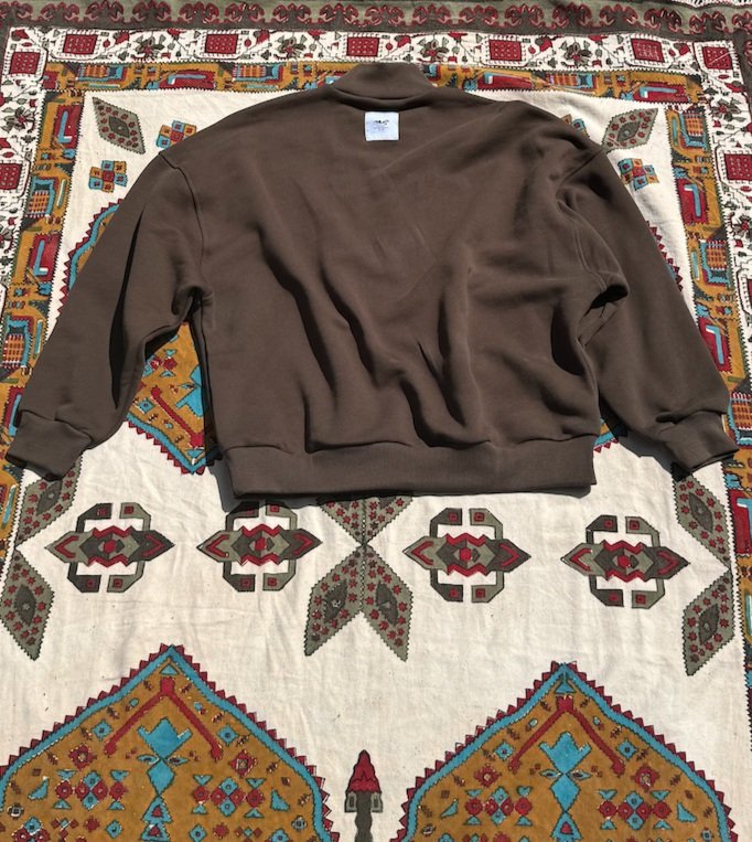 Urdu Mockneck Sweatshirt in Coffee